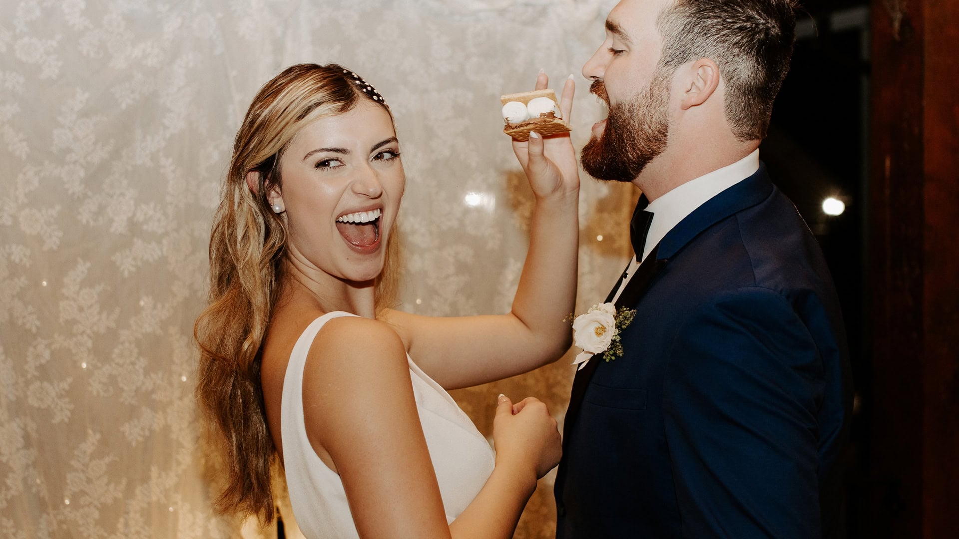 bride-sharing-smores